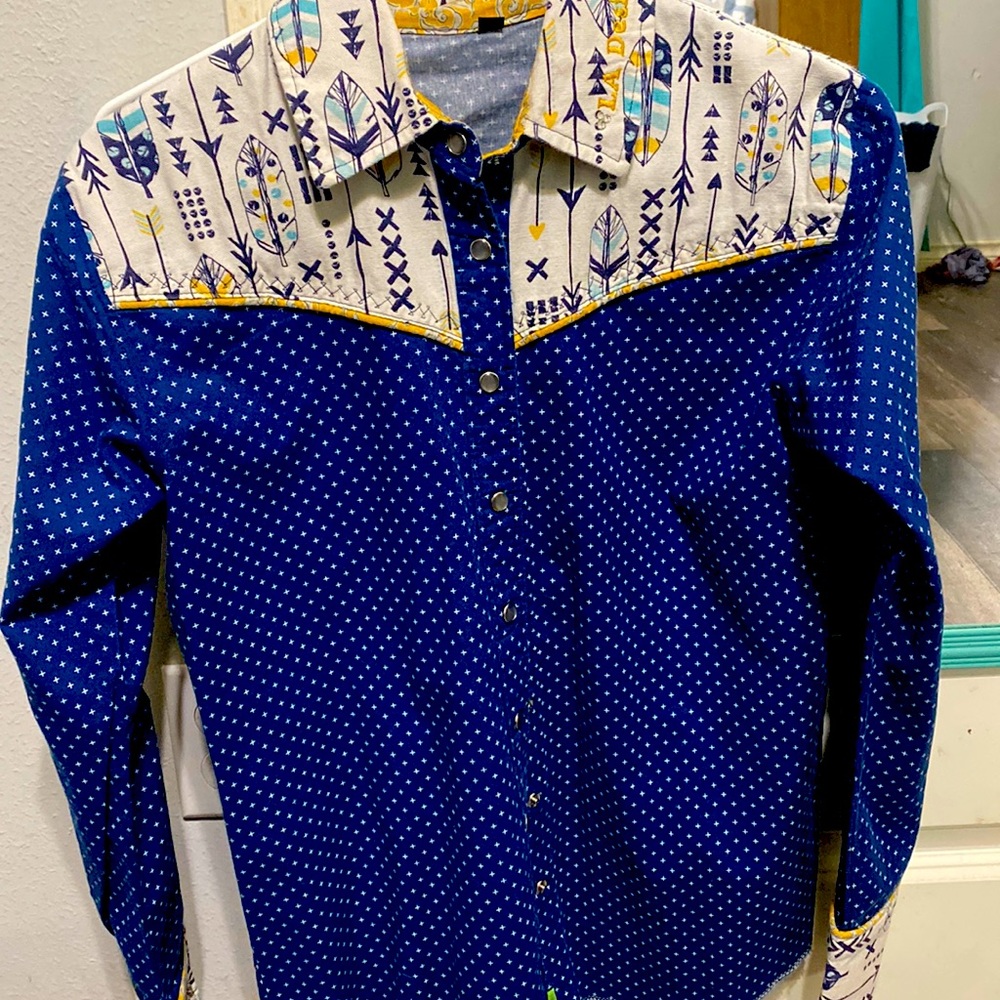 Size small rodeo shirt
